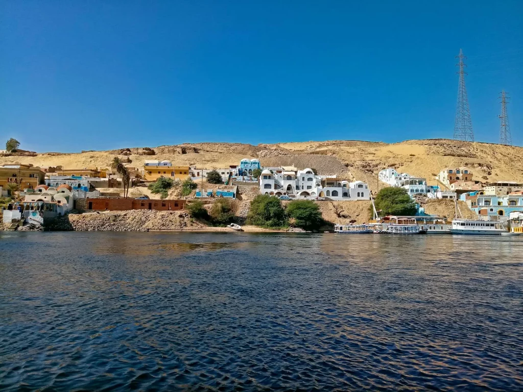 Village nubien le long du Nil à Assouan, Égypte